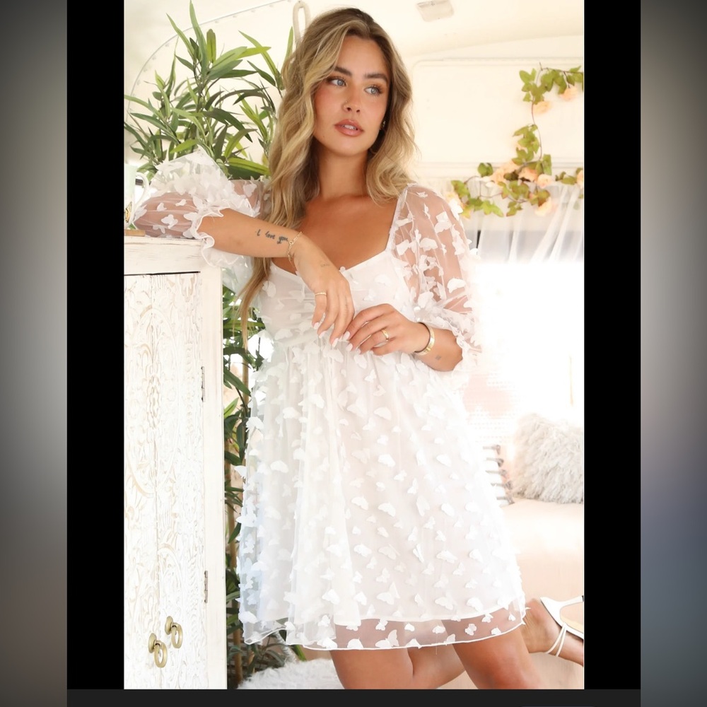 White Medium Baby Doll Dress with Butterfly Appliqués NWOT